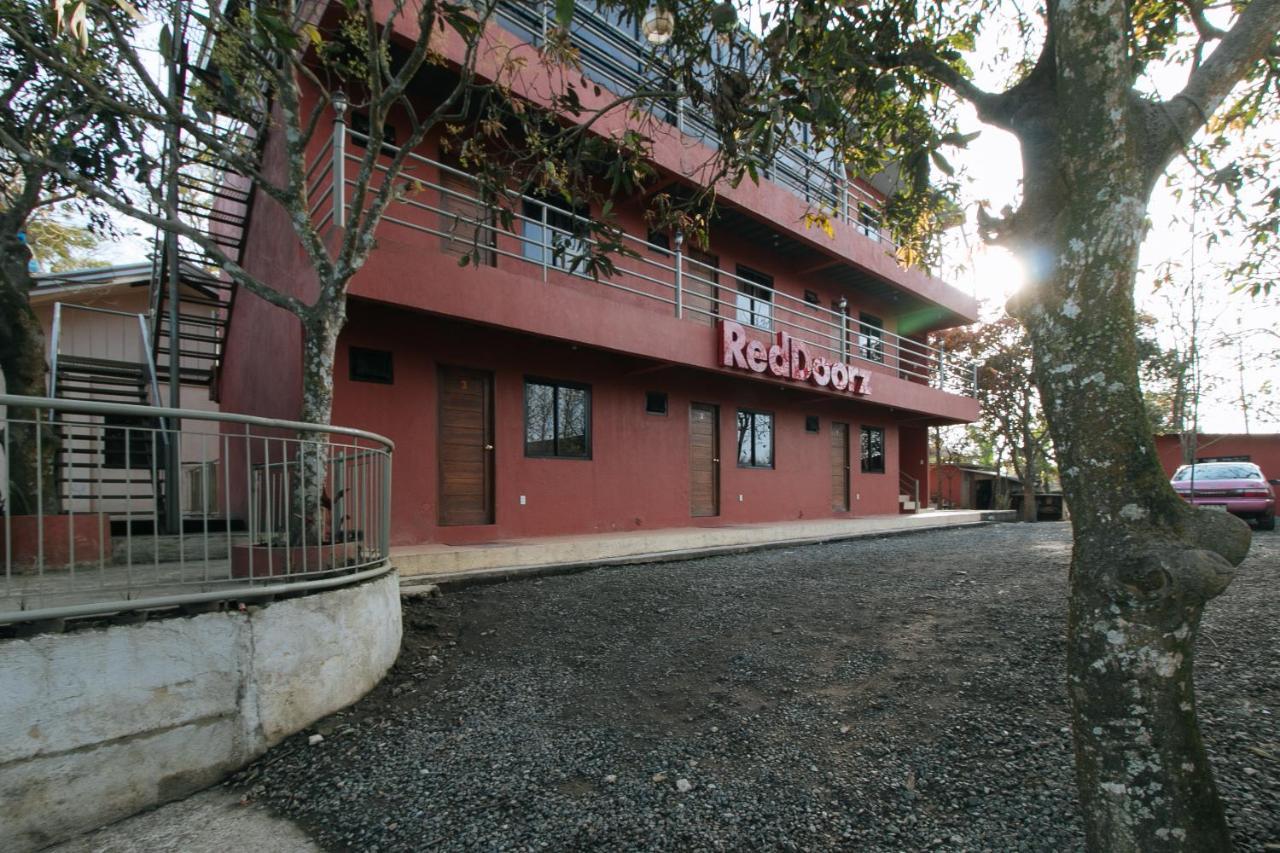 Reddoorz Plus At Malabag Silang - Vaccinated Staff Dış mekan fotoğraf